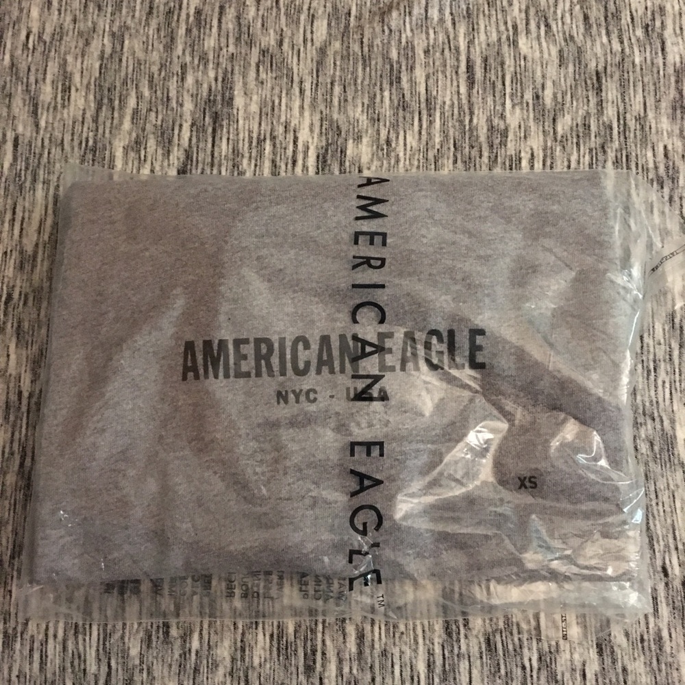 American Eagle men’s shirt